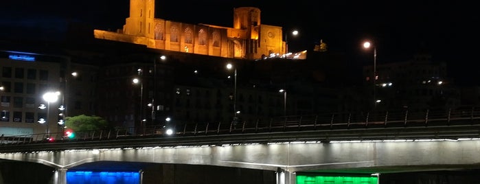 Riu Segre is one of Lleida.