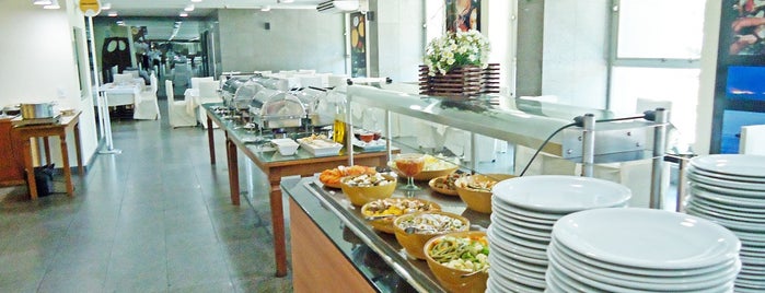Restaurante Alice Gourmet is one of Tempat yang Disukai Terencio.