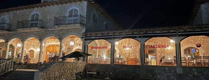 Restaurante Hotel Arzuaga is one of Locais curtidos por Felix.
