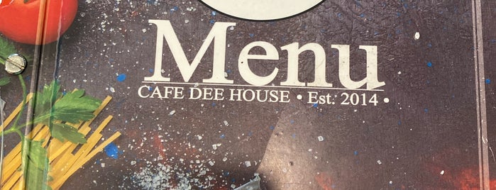 Café Dee House is one of местном кафе.