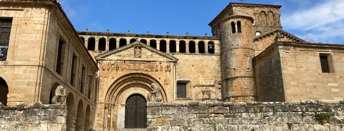 Colegiata de Santillana del Mar is one of Pueblos y sitios para visitar en Cantabria.