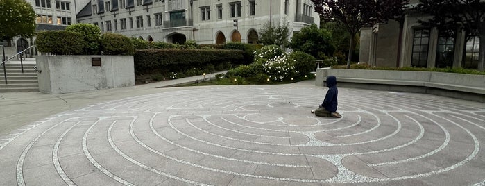 Labyrinth at Grace Cathedral is one of Locais curtidos por Aristides.