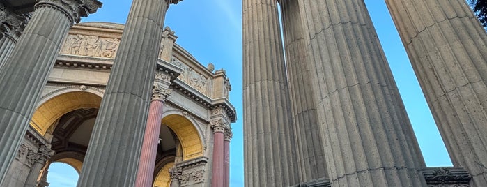 The Rotunda is one of サンフランシスコ.