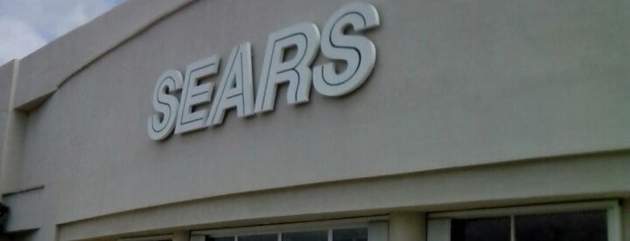 Sears is one of Edwardさんのお気に入りスポット.