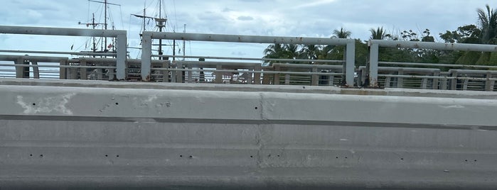 Puente Nichupté is one of Канкун что посмотреть?.