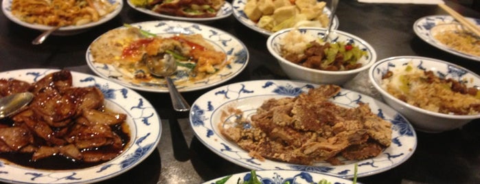 Taiwanese Specialties 老華西街台菜館 is one of Locais salvos de Lillian.