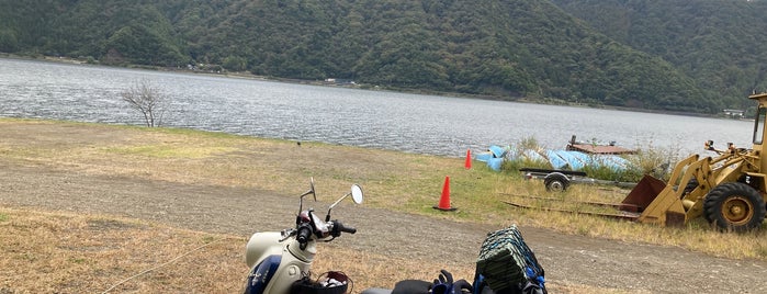 西湖自由キャンプ場 is one of 行きたいキャンプ場.