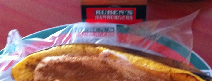 Ruben's Hamburgers is one of Locais curtidos por Lupis.