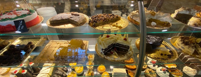 Confeitaria d' Arrábida is one of Best Bakery.