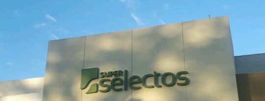 Super Selectos Lourdes is one of Supermercados Y Ferreterias.