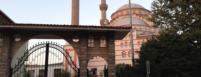 Esatpasa Merkez Camii is one of Seyit'in Beğendiği Mekanlar.