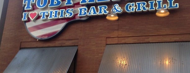 Toby Keith's I Love This Bar And Grill is one of Lieux sauvegardés par Christina.