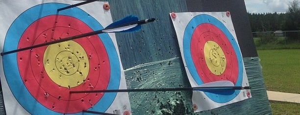 Easton Archery - Range C is one of Orte, die Sarah gefallen.