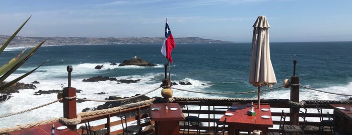 Restaurante Puerto Cruz is one of litoral central.