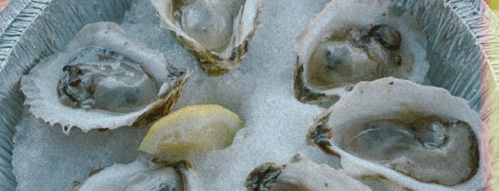 Broad Street Oyster Co. is one of Whit 님이 저장한 장소.