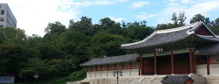 경희궁 is one of Grand Palaces.