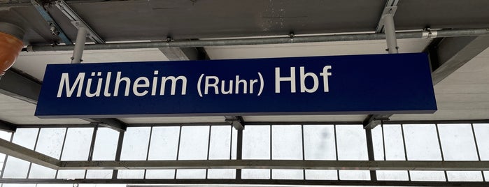 Mülheim (Ruhr) Hauptbahnhof is one of RE 6 (Minden - Düsseldorf).