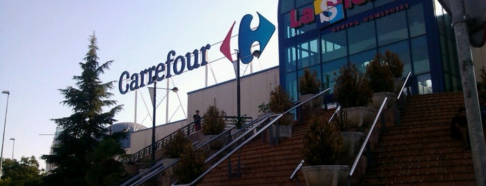 Carrefour is one of Locais curtidos por Antonio.