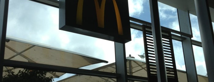 McDonald's is one of Locais onde estive.