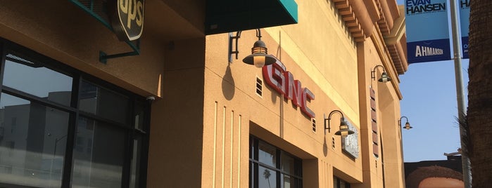 GNC is one of Lugares favoritos de Wesley.