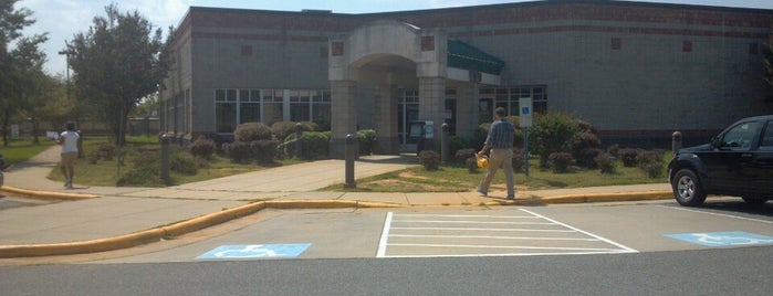 US Post Office is one of Tempat yang Disukai Jayson.