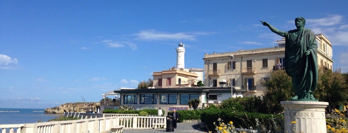 Grotte di Nerone is one of Lieux qui ont plu à Анна.