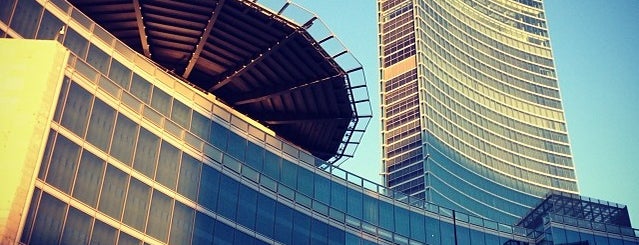 Palazzo Lombardia is one of Spots with a View.