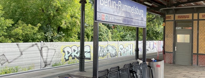 H S Rummelsburg is one of Berlin tram line 21.