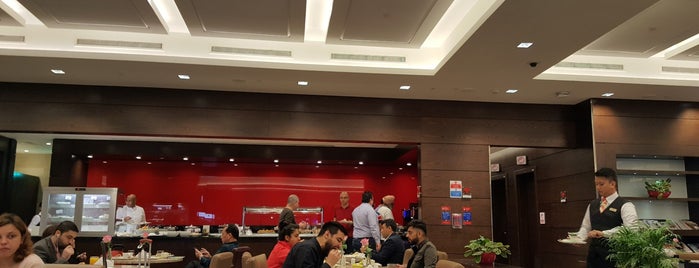 Turkish Airlines Business Class Lounge is one of Tempat yang Disukai Atif.