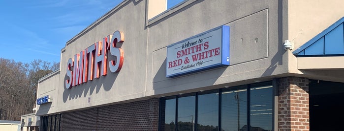 Smith's Red & White is one of Saved addresses.