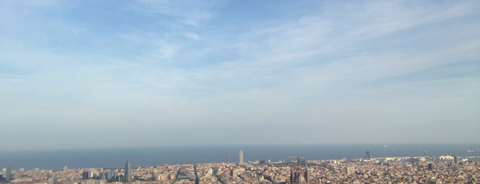 Búnkers del Carmel is one of Rooftop bars in Barcelona.