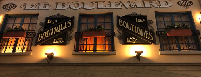 Le Boulevard Shops & Restaurants is one of Las vages.