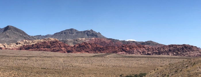 Red Rock Canyon Overlook is one of martín’s Liked Places.