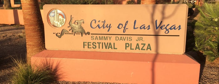 Sammy Davis Jr. Festival Plaza is one of Lieux qui ont plu à 🖤💀🖤 LiivingD3adGirl.