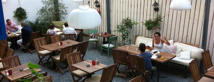 Social Cihangir is one of Bar Lounge Cafe.
