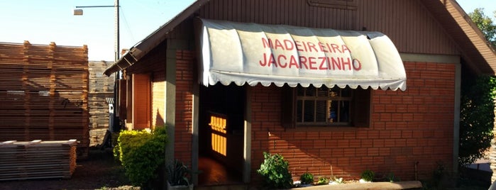 Madeireira Jacarezinho is one of Locais curtidos por Joel.