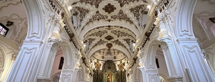 Iglesia de Santiago is one of Picasso route in Spain.