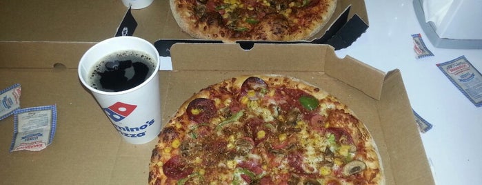 Domino's Pizza is one of Lieux qui ont plu à Colorful.