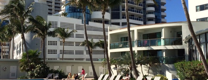 Casablanca Condominiums Miami is one of Tempat yang Disukai Samyra.