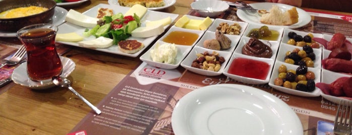 Cumhuriyet Halimbey Restoran is one of Locais curtidos por Özgür.