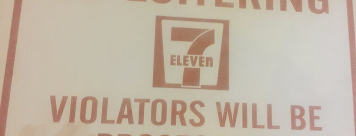7-Eleven is one of Orte, die Lashes gefallen.