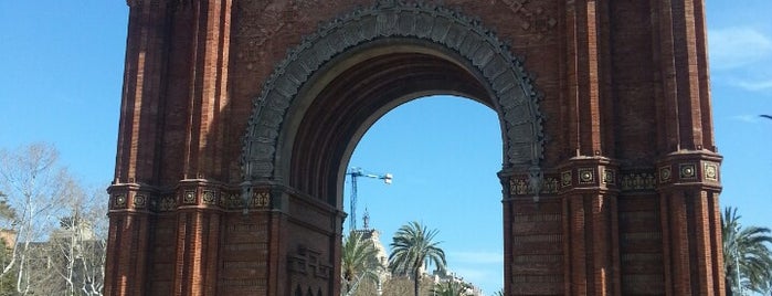 Arco del Triunfo is one of Cataluña: Barcelona.