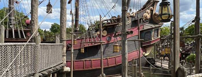 Captain Hook's Pirate Ship is one of Disneyland Paris.
