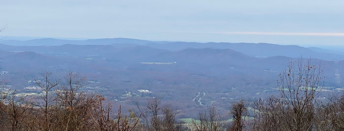Beagle Gap Overlook is one of The Great Outdoors DMV Edition.