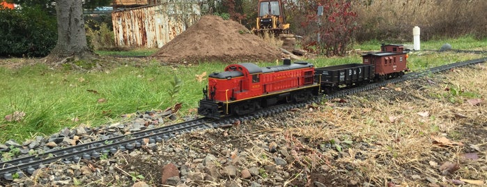 A. Paul Mallery Model Railroad Center is one of Lugares favoritos de Andrew.