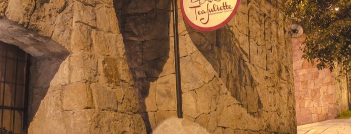 TeaJuliette Castillo del Mono Osorio is one of Café y Té.