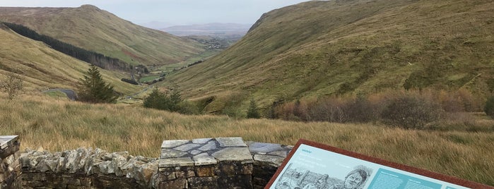 Glengesh Pass is one of Orte, die John gefallen.