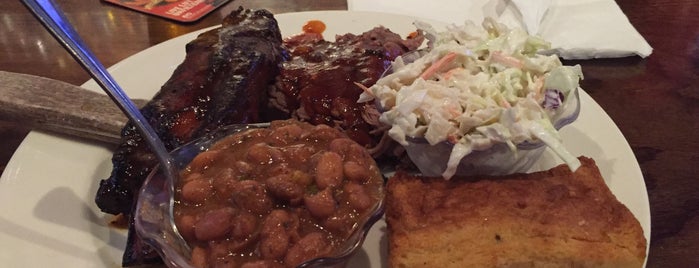 Kelly's Eastside is one of Best Bars in Texas to watch NFL SUNDAY TICKET™.
