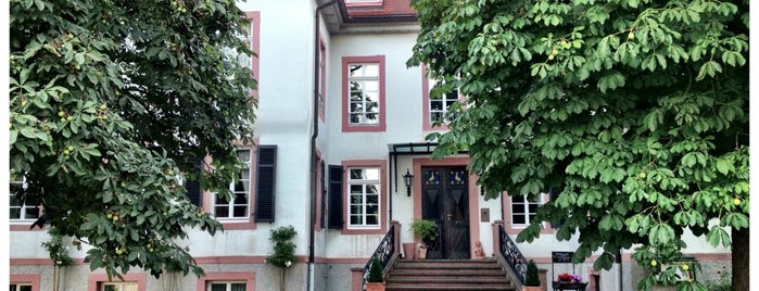 Herrenhaus von Löw is one of Lugares favoritos de Kai.