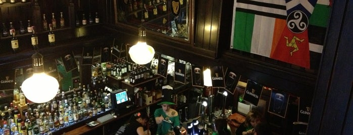 Hennessy's Irish Pub is one of LISBOA.